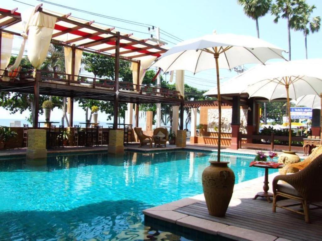Sarita Chalet & Spa Hotel - Sha Extra Plus Jomtien Beach Exteriör bild