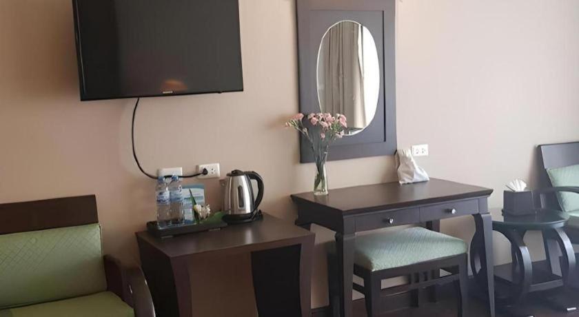 Sarita Chalet & Spa Hotel - Sha Extra Plus Jomtien Beach Exteriör bild