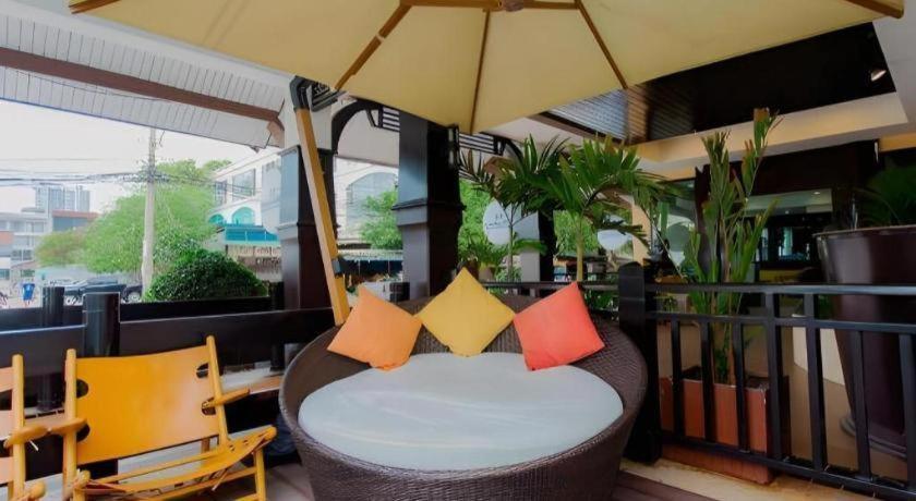 Sarita Chalet & Spa Hotel - Sha Extra Plus Jomtien Beach Exteriör bild