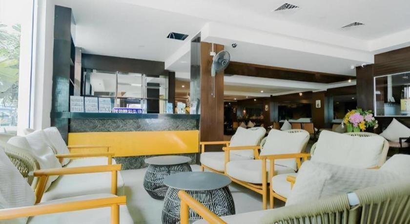 Sarita Chalet & Spa Hotel - Sha Extra Plus Jomtien Beach Exteriör bild