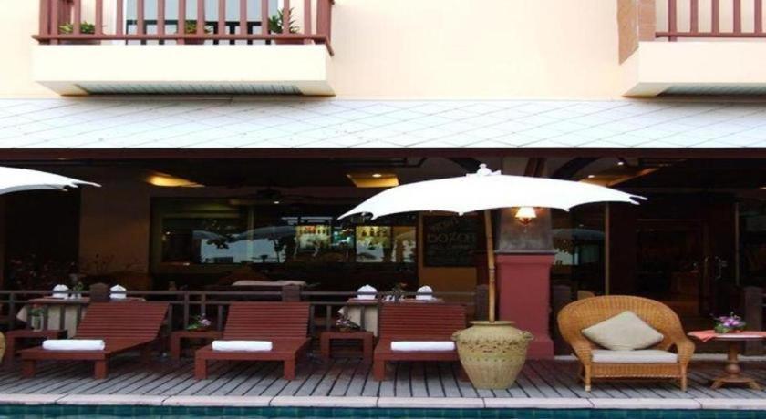 Sarita Chalet & Spa Hotel - Sha Extra Plus Jomtien Beach Exteriör bild